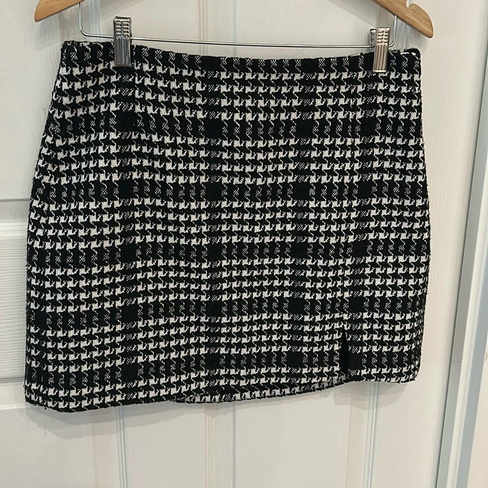 Houndstooth skirt